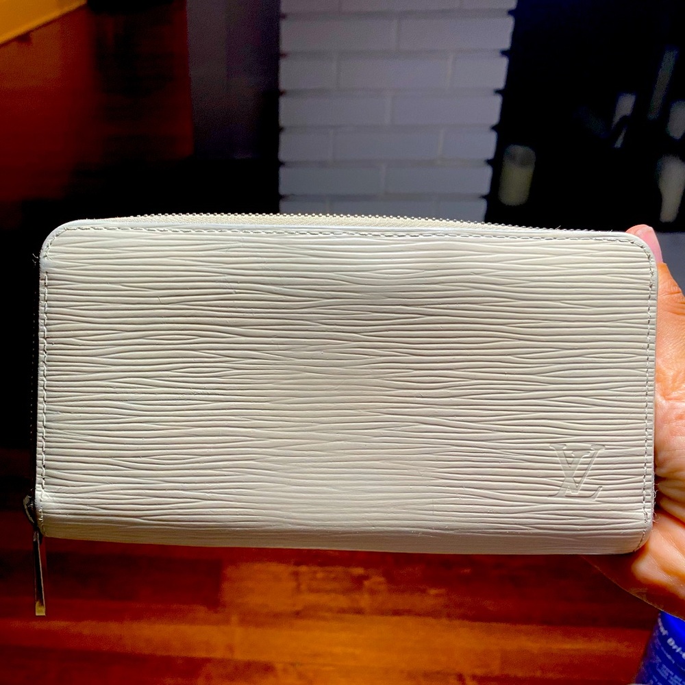 COPY - Louis Vuitton epi leather zippy wallet -10…